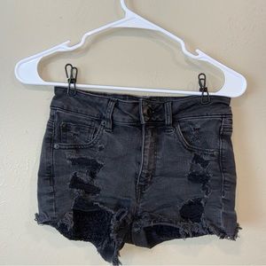 American Eagle hi rise shortie black distressed 0